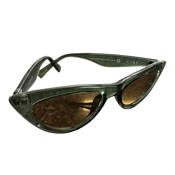 Le Specs AIRE Green Dualism Cat Eye Sunglasses - Picture 2 of 4